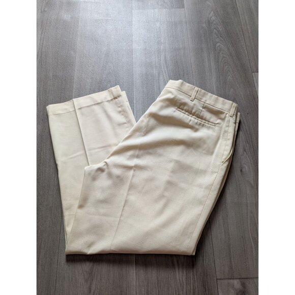 Vtg Mens Haggar Classic Fit Pleated Cream Dress Pants Size 38x30 Polyester Blend - Picture 2 of 4